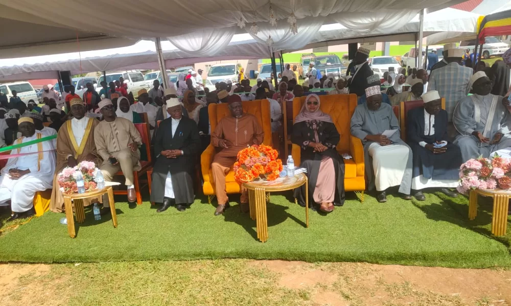 iuiu-rector-honoured-as-chief-guest-at-hamdan-islamic-secondary-school-hafla