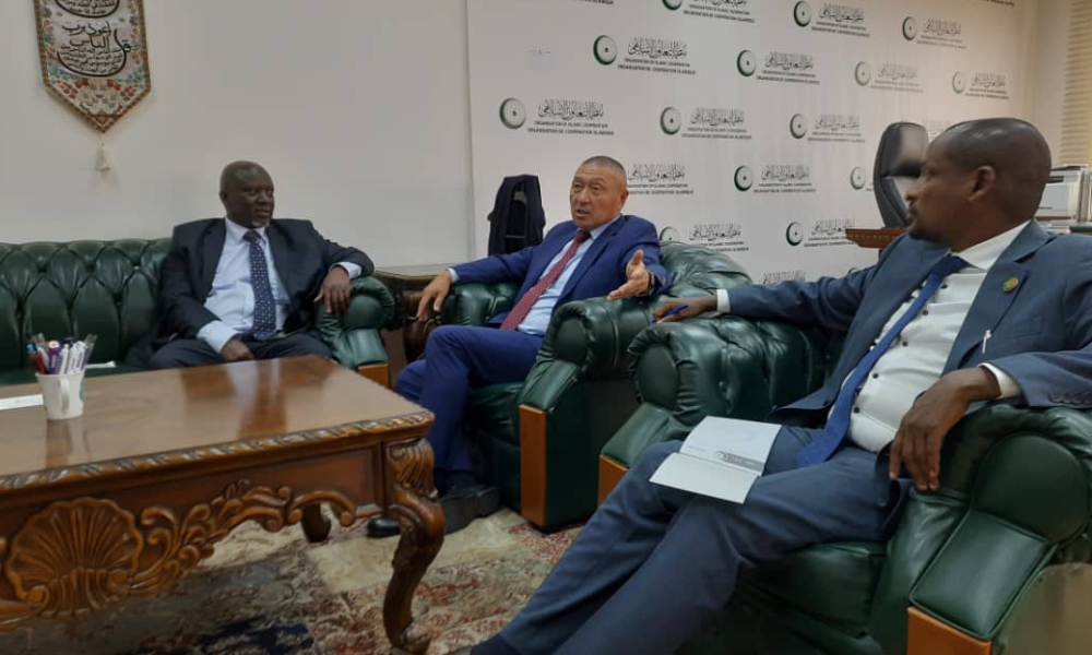the-rector-attending-a-working-meeting-at-the-headquarters-of-the-islamic-development-bank-jedda